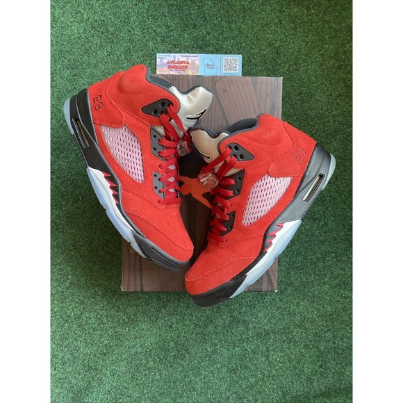 Size 12 - Jordan 5 Retro Raging Bulls 2021 - Picture 1 of 6